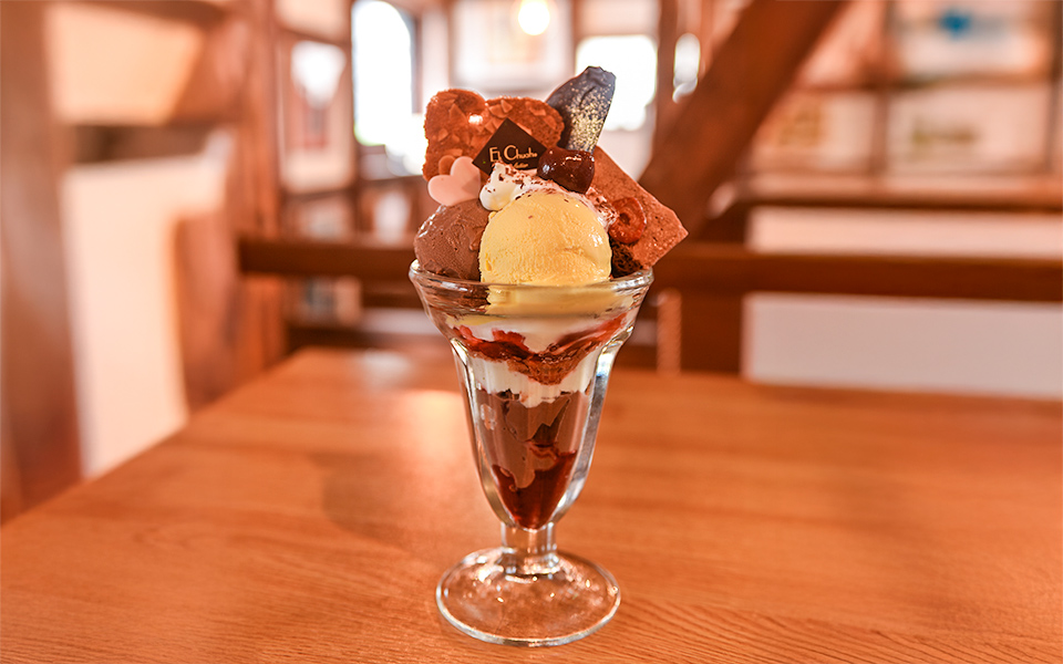 フォレ ノワール パフェ